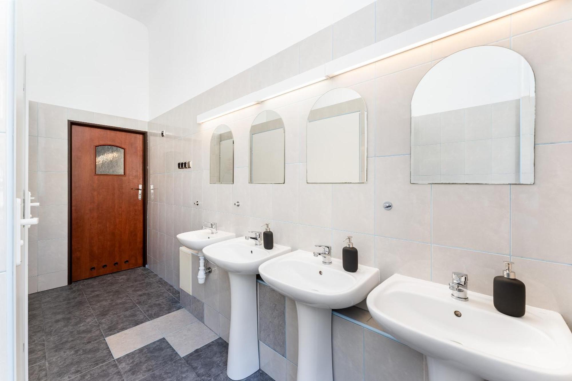 Rpg Hostel Краков Экстерьер фото